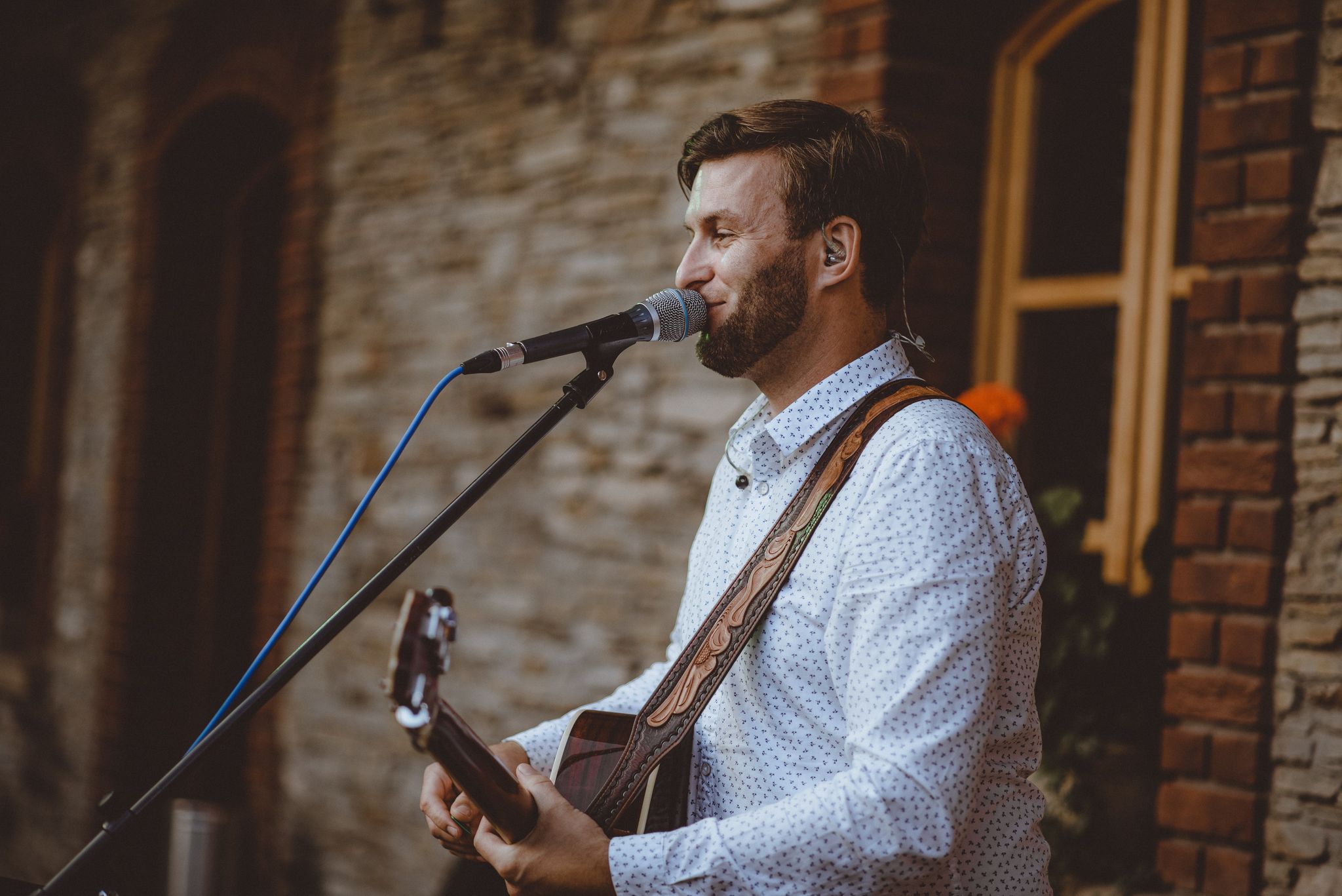 Frenciz Akustik - živé vystoupení s kytarou